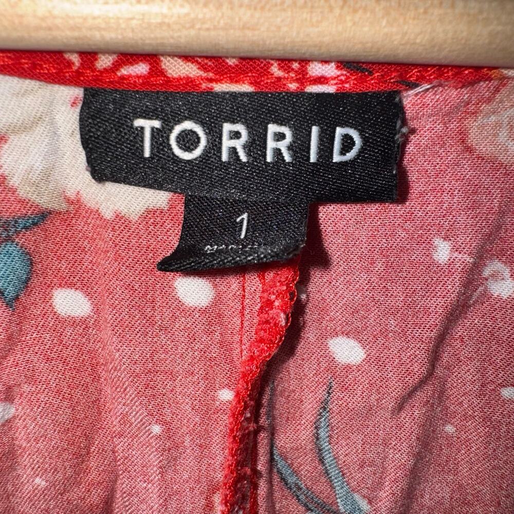 Torrid Size 1 Red Floral Top - Picture 5 of 6